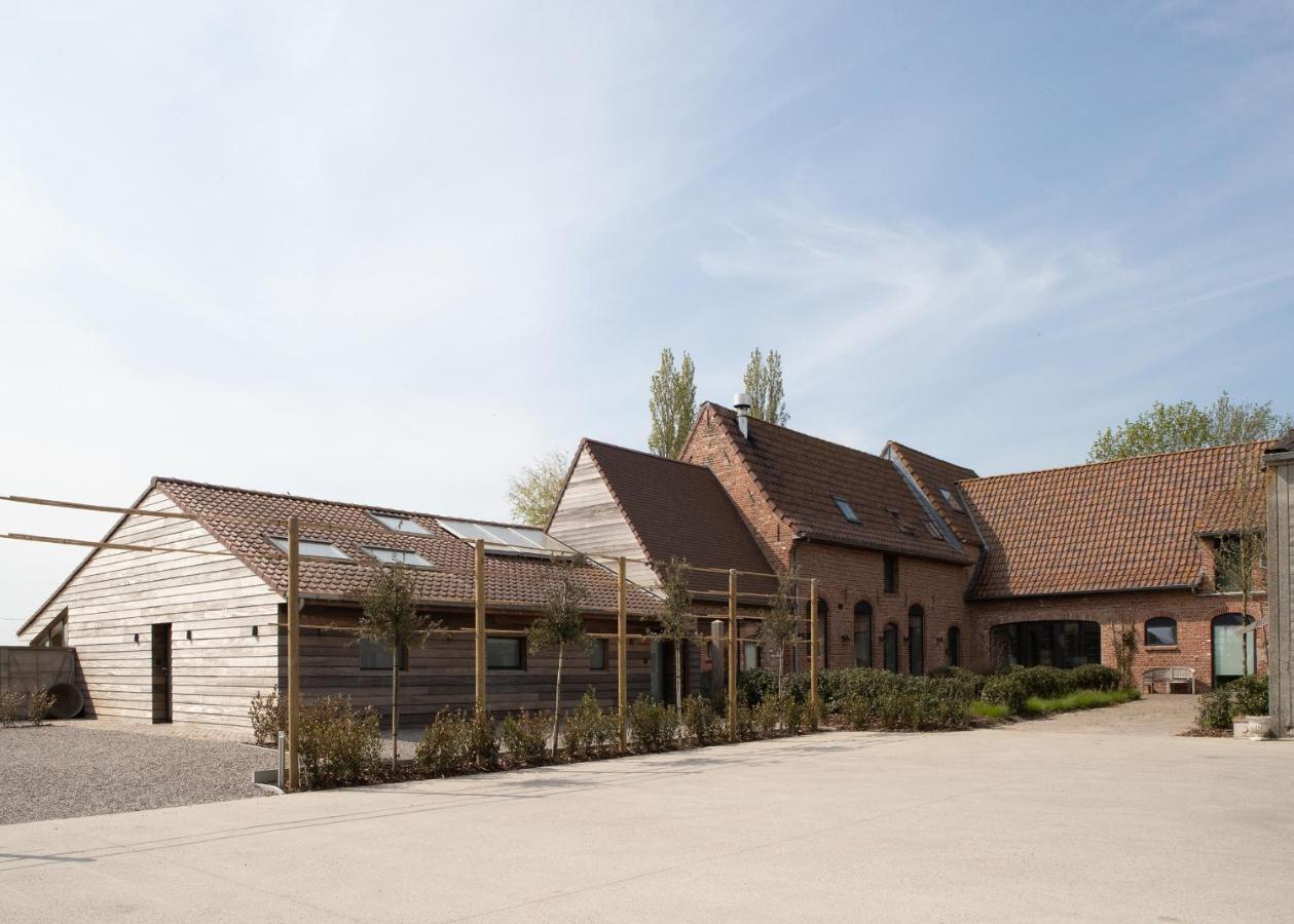 Landelijk Vakantiehuis In Diksmuide Met Een Tuin En Vijver المظهر الخارجي الصورة