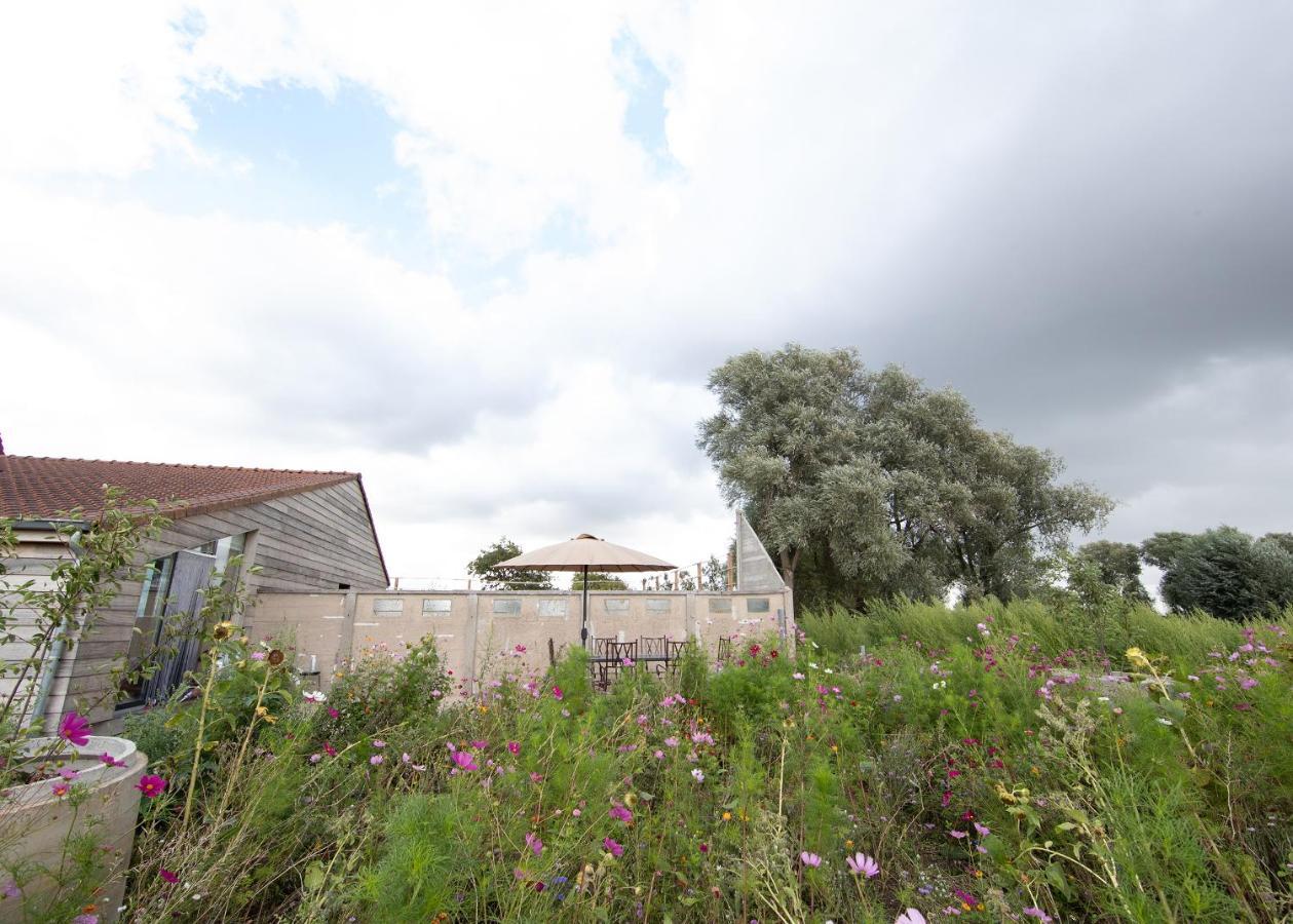 Landelijk Vakantiehuis In Diksmuide Met Een Tuin En Vijver المظهر الخارجي الصورة
