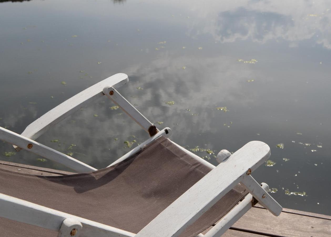 Landelijk Vakantiehuis In Diksmuide Met Een Tuin En Vijver المظهر الخارجي الصورة